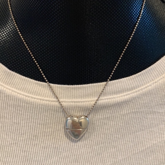 Jewelry - SILVER Tone Heart Necklace on Beaded Chain